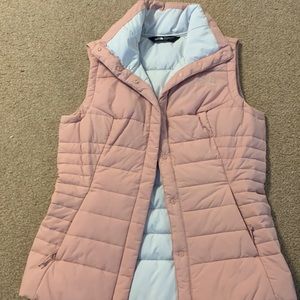 North face vest, barely worn, in new condition